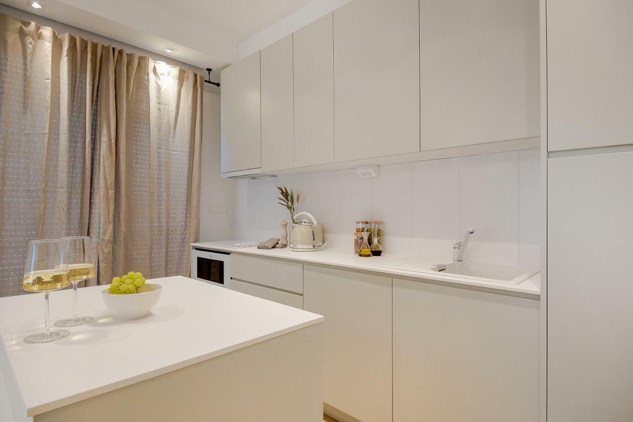 The Pleasurist - Apartment With Private Heated Pool And Terrace Split Kültér fotó