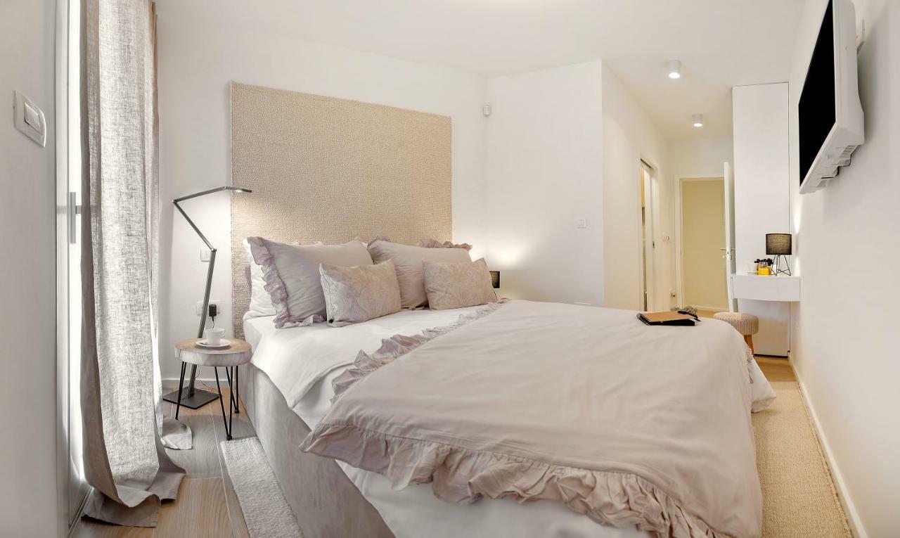 The Pleasurist - Apartment With Private Heated Pool And Terrace Split Kültér fotó